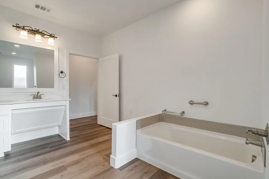 Flex room with vaulted ceiling